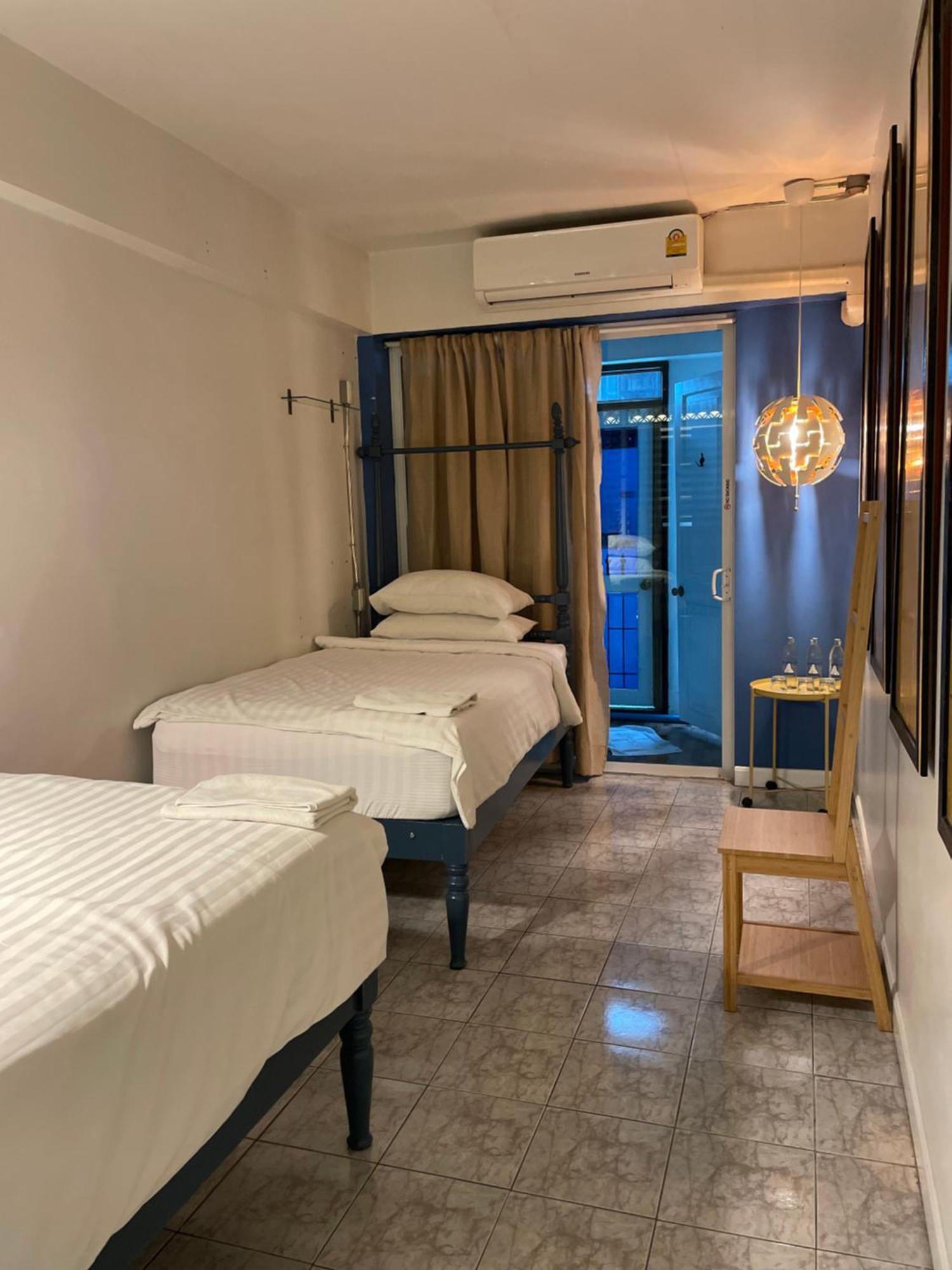 Bed In Town Hostel Chiang Mai Exterior photo